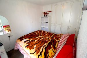 Bedroom- click for photo gallery